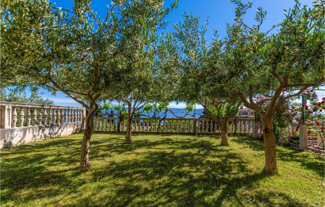 Stunning Apartment In Duce With Wifi Екстериор снимка